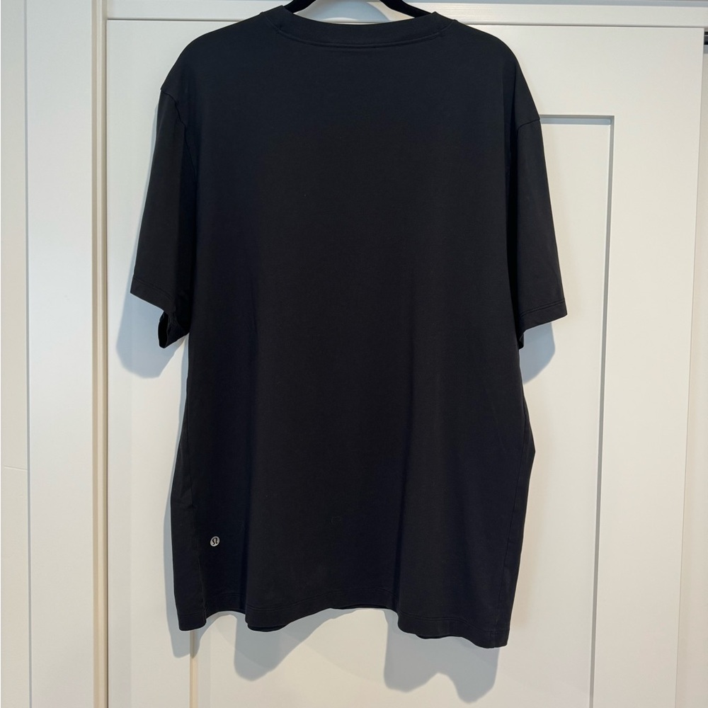 Lululemon License to Train Size L